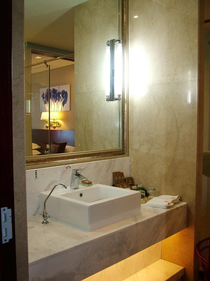 Fuxing Oriental Boutique Hotel Chifeng Room photo